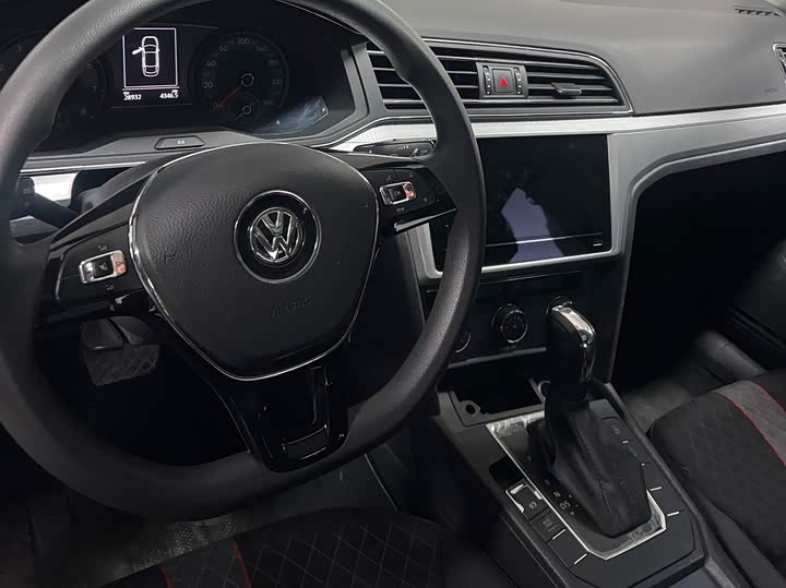 Фото 9 - Volkswagen Lamando L