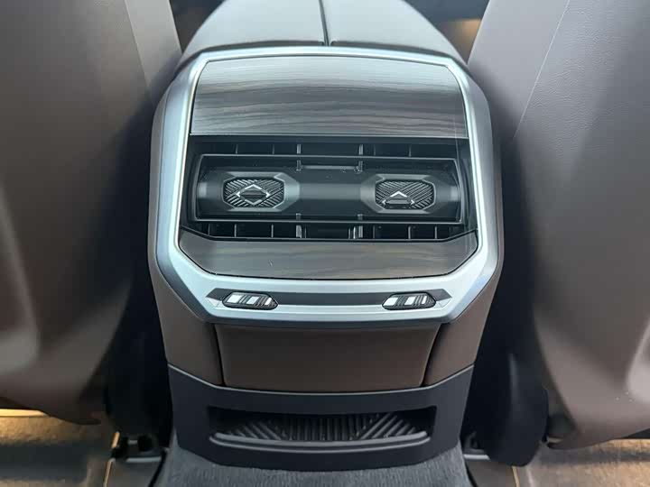 Фото 18 - BMW 7 Series