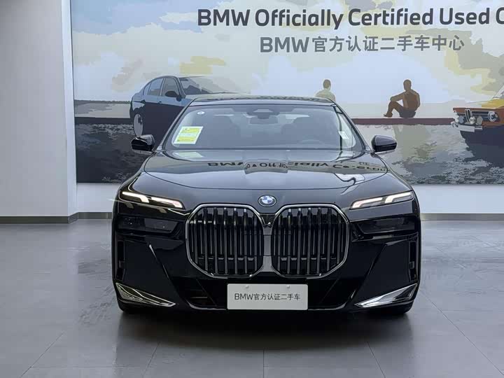 Фото 2 - BMW 7 Series