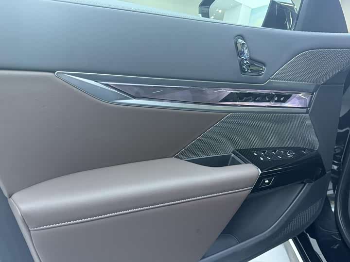 Фото 20 - BMW 7 Series