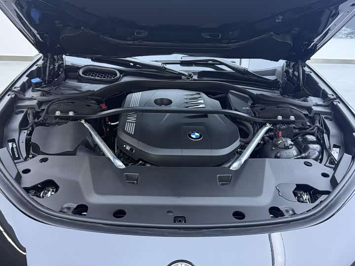 Фото 21 - BMW 7 Series