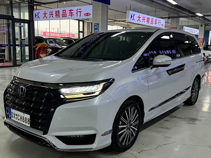 Фото 1 - Honda Elysion