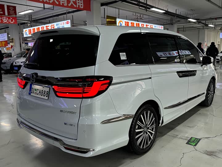 Фото 7 - Honda Elysion