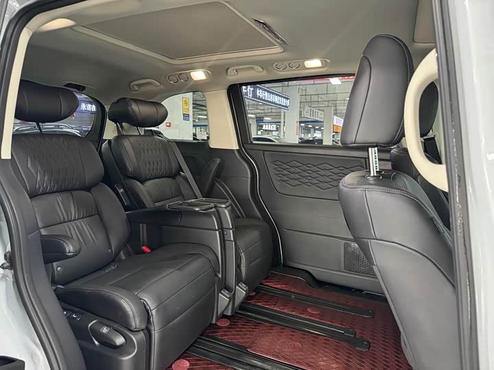 Фото 9 - Honda Elysion