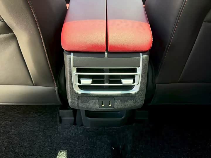 Фото 11 - Changan CS75 Plus