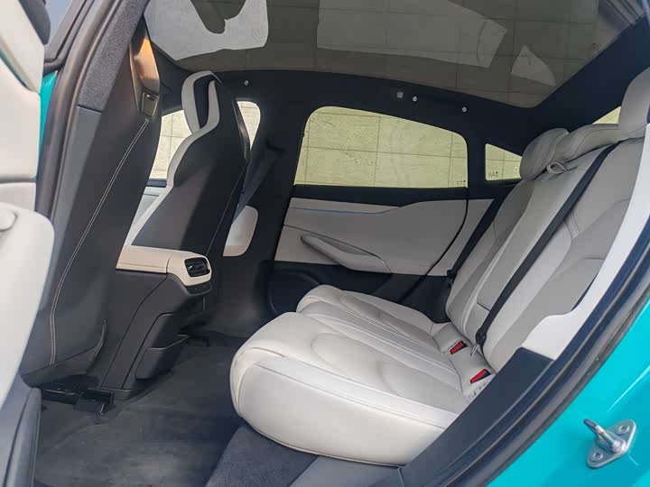 Фото 10 - Xiaomi SU7