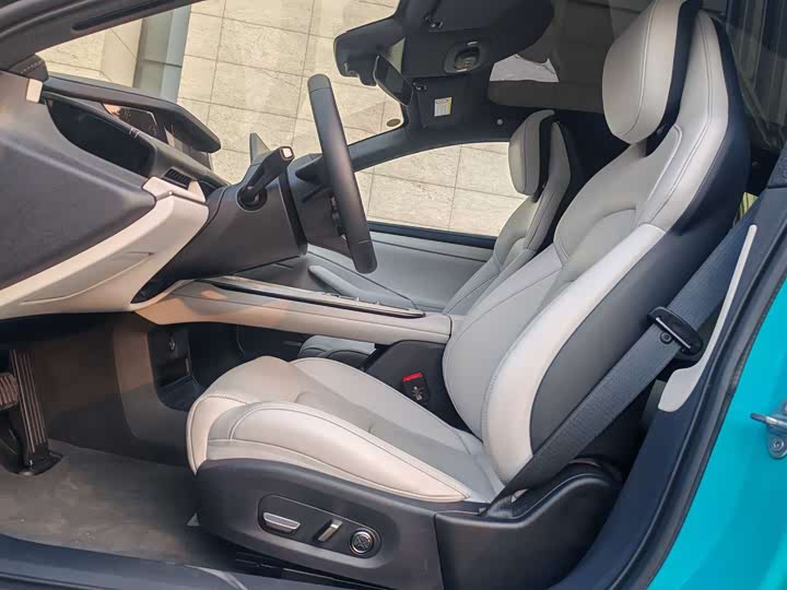 Фото 14 - Xiaomi SU7