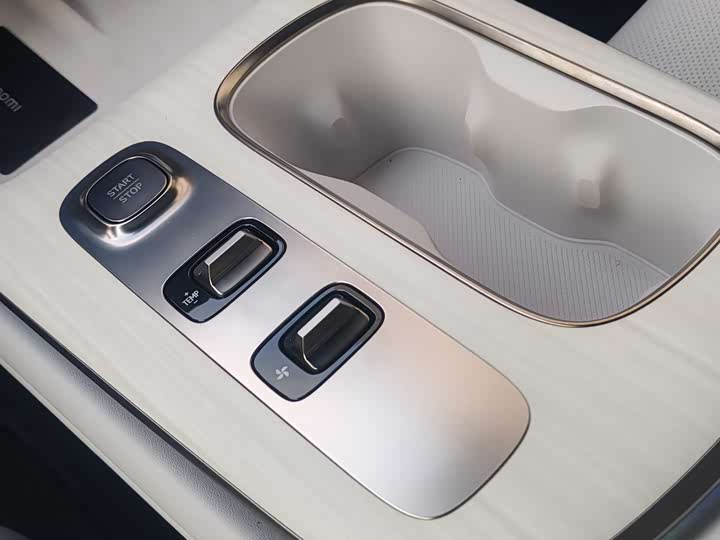 Фото 27 - Xiaomi SU7