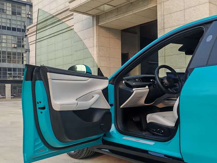 Фото 9 - Xiaomi SU7