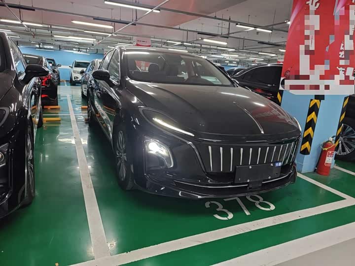 Фото 4 - Hongqi E-QM5