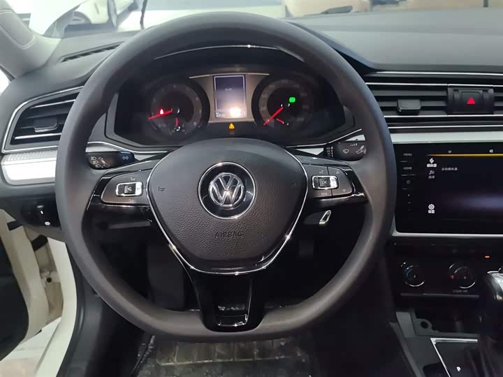 Фото 11 - Volkswagen Lamando L