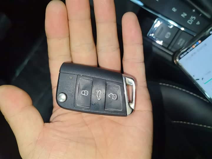 Фото 9 - Volkswagen Lamando L