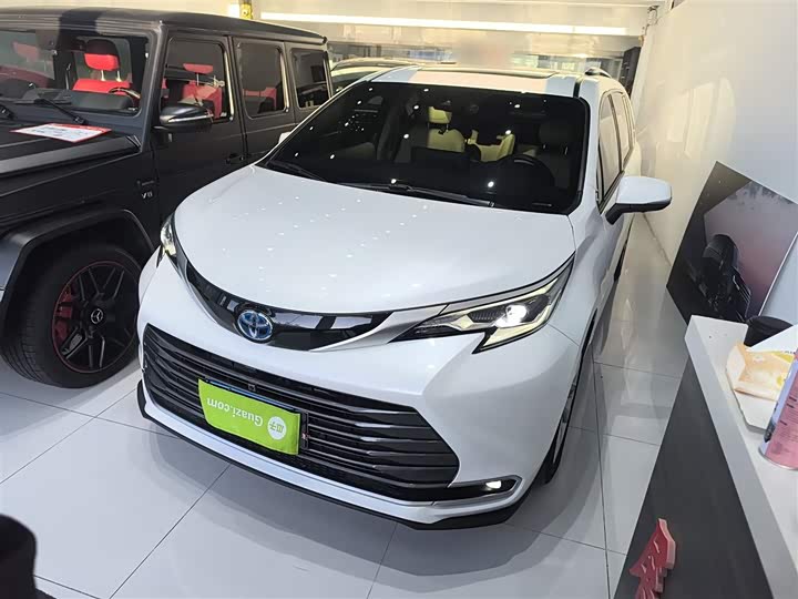 Фото 2 - Toyota Sienna