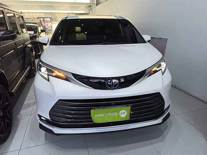 Фото 3 - Toyota Sienna