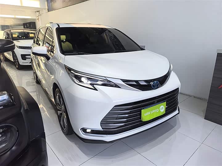 Фото 4 - Toyota Sienna