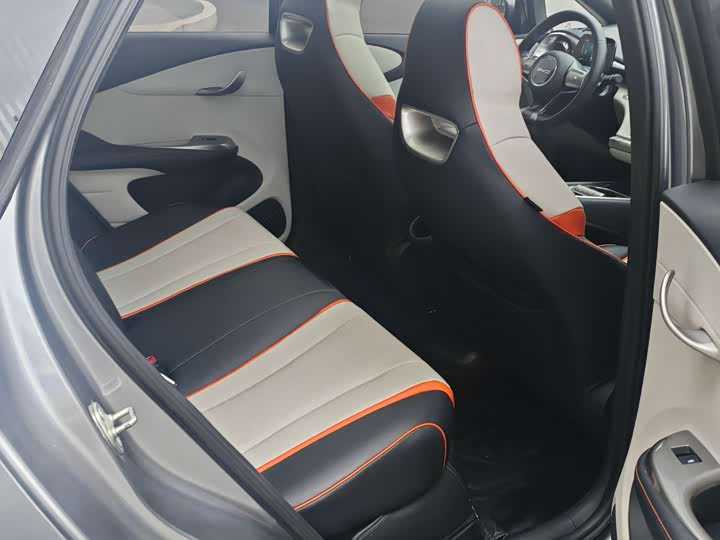 Фото 13 - BYD Dolphin