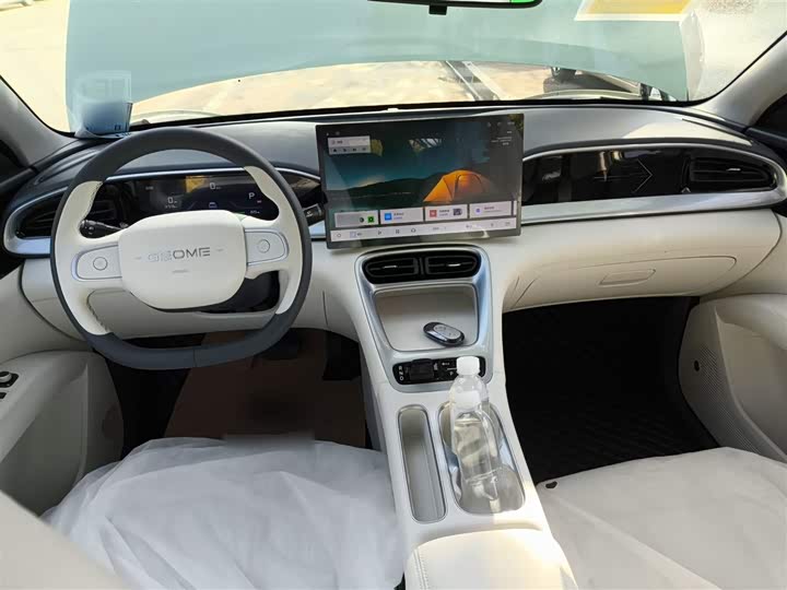 Фото 10 - Geely Galaxy Geome