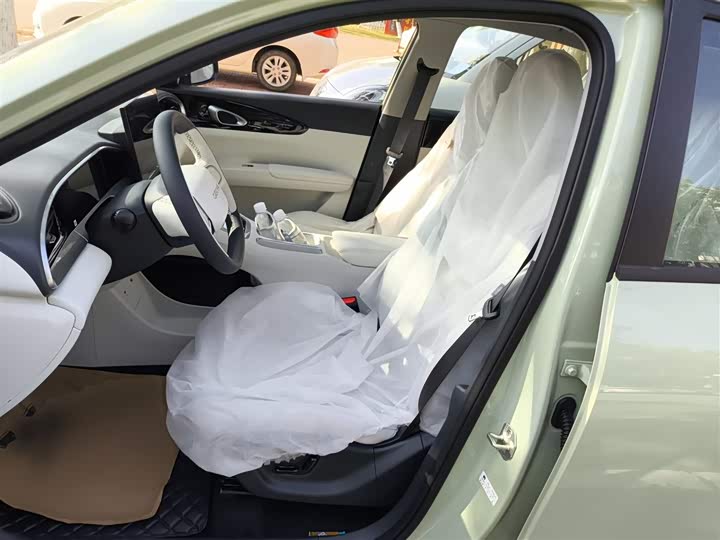 Фото 15 - Geely Galaxy Geome