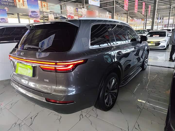 Фото 7 - LiXiang One