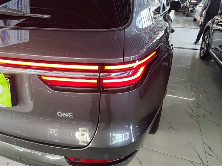 Фото 8 - LiXiang One