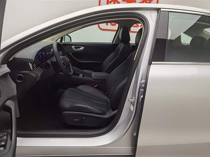 Фото 10 - Roewe D7