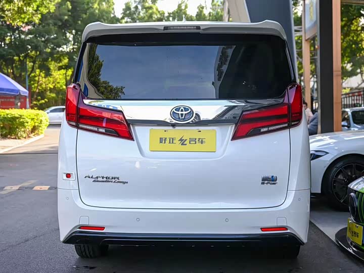 Фото 5 - Toyota Alphard
