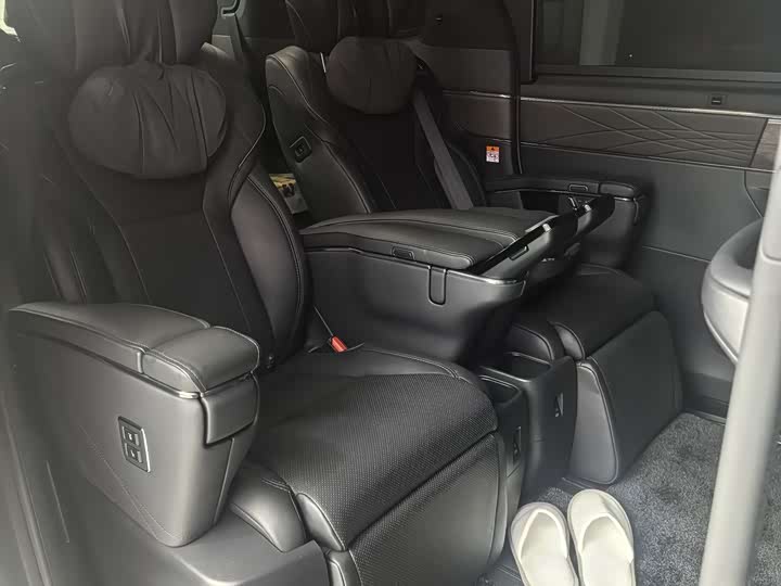 Фото 13 - Toyota Alphard