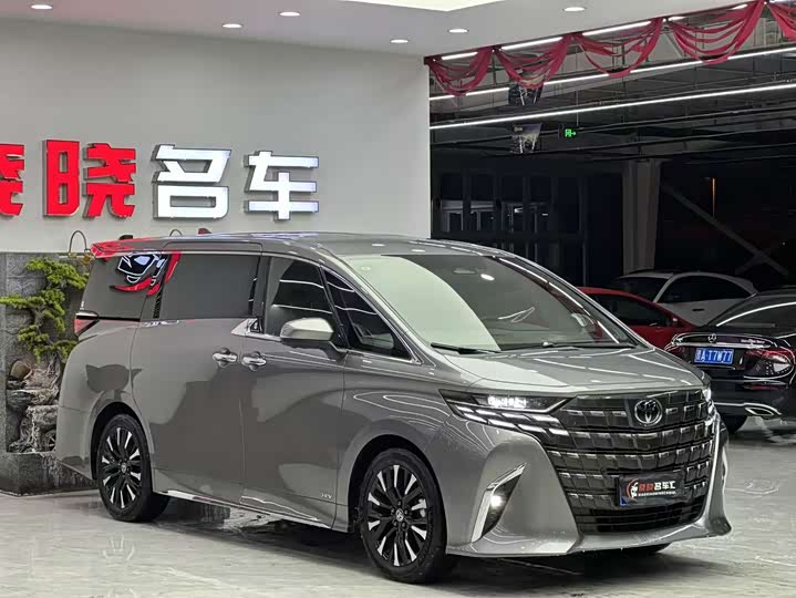 Фото 2 - Toyota Alphard