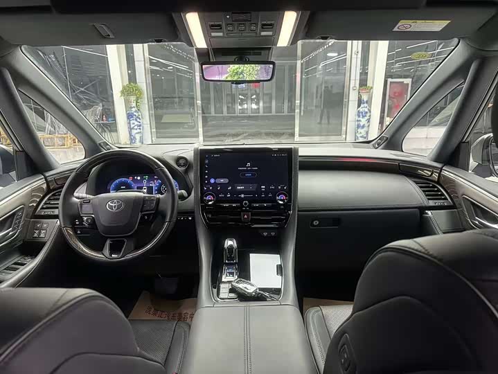 Фото 5 - Toyota Alphard