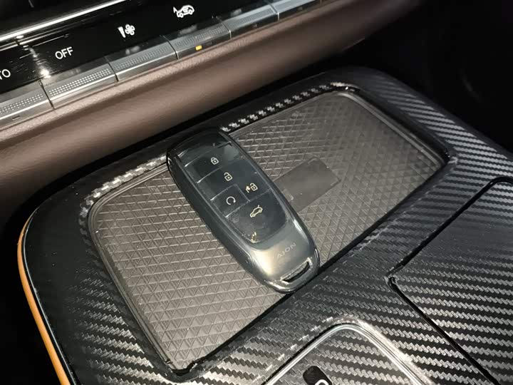 Фото 9 - GAC Aion LX