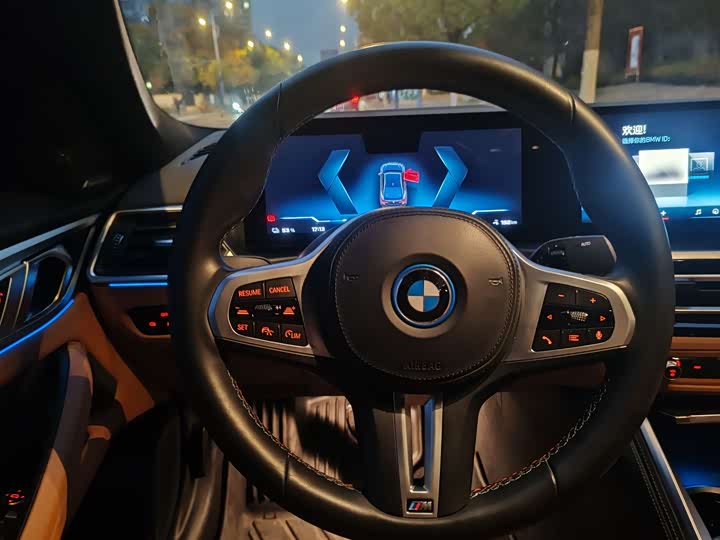 Фото 10 - BMW i4