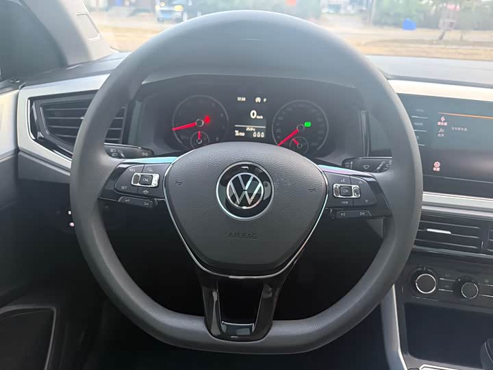 Фото 10 - Volkswagen Polo