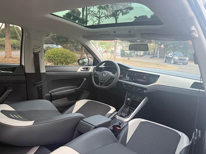 Фото 12 - Volkswagen Polo