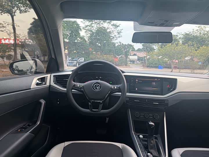 Фото 14 - Volkswagen Polo