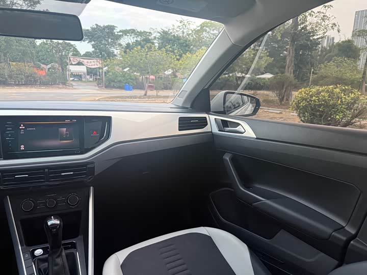 Фото 15 - Volkswagen Polo