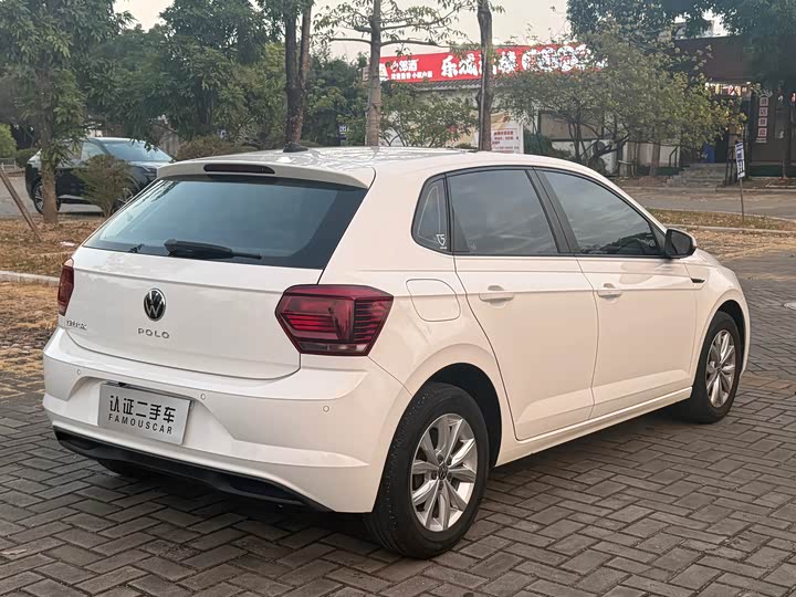 Фото 21 - Volkswagen Polo
