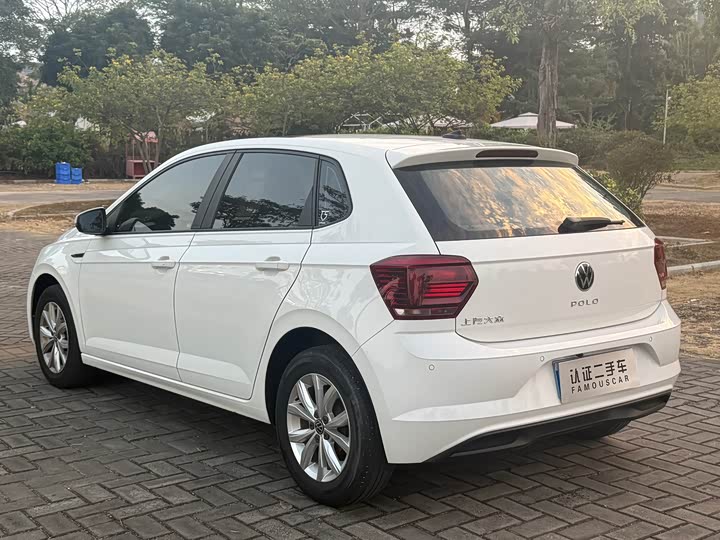 Фото 23 - Volkswagen Polo
