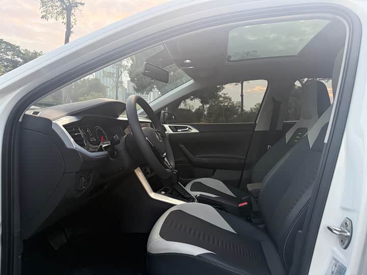 Фото 4 - Volkswagen Polo