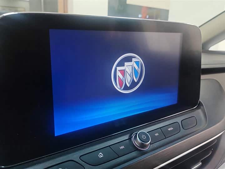 Фото 13 - Buick GL8 ES