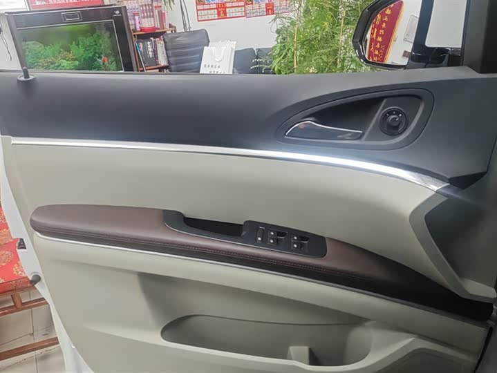 Фото 7 - Buick GL8 ES