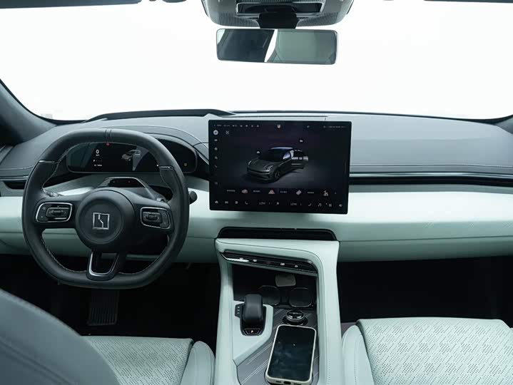 Фото 21 - Zeekr 001