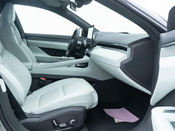 Фото 23 - Zeekr 001