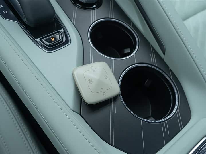 Фото 26 - Zeekr 001