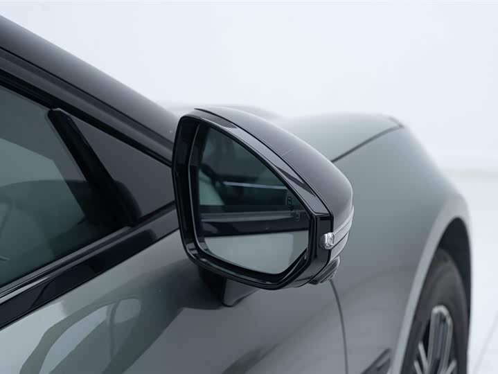 Фото 7 - Zeekr 001