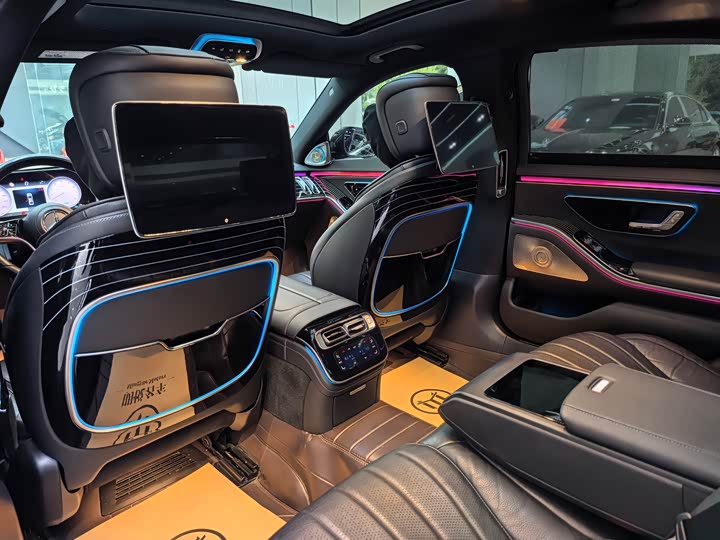 Фото 10 - Mercedes-Benz S-Class