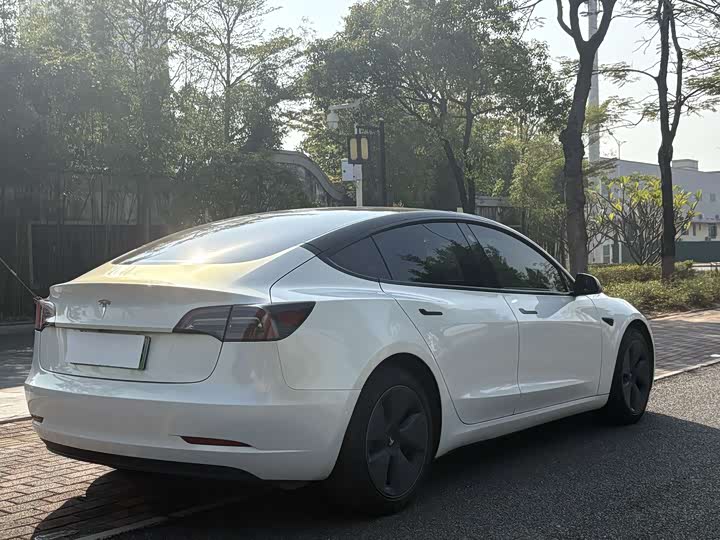 Фото 7 - Tesla Model 3