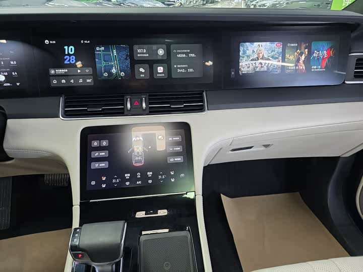 Фото 13 - LiXiang One