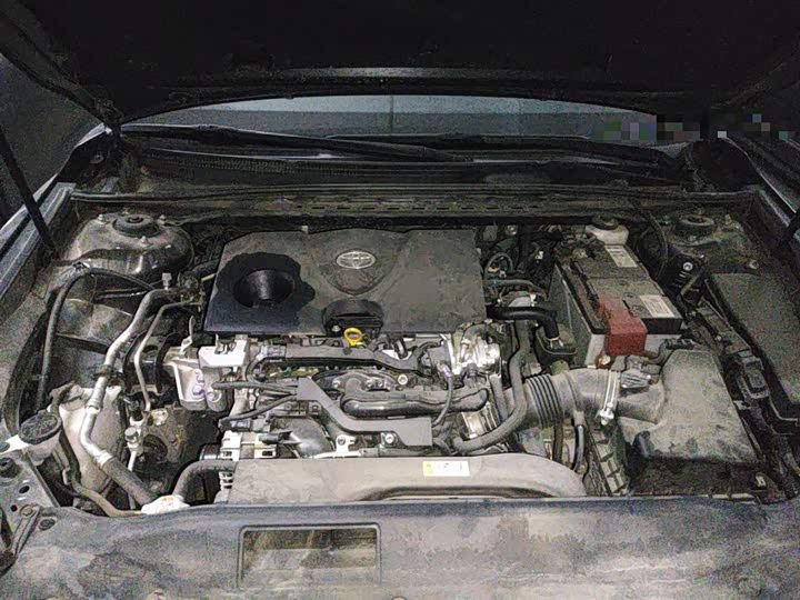 Фото 11 - Toyota Camry