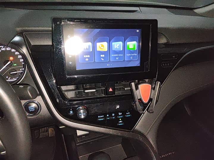 Фото 6 - Toyota Camry