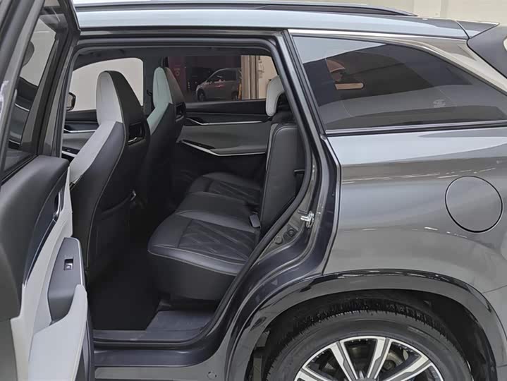 Фото 11 - Changan CS75 Plus